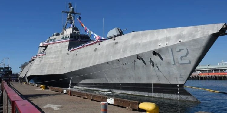 U.S Navy: Ο μισός στόλος πολεμικών πλοίων τύπου LCS κλάσης Independence έχει ρωγμές στο κύτος!